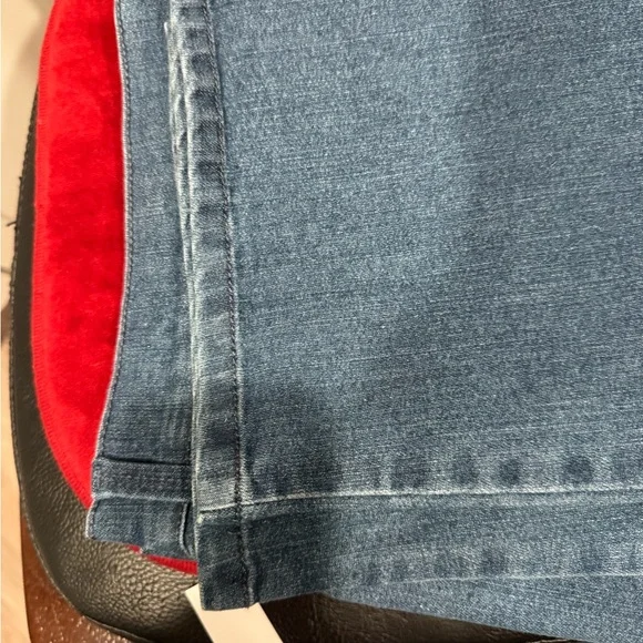 Gloria Vanderbilt Amanda Classic Denim Jeans - Picture 3 of 5